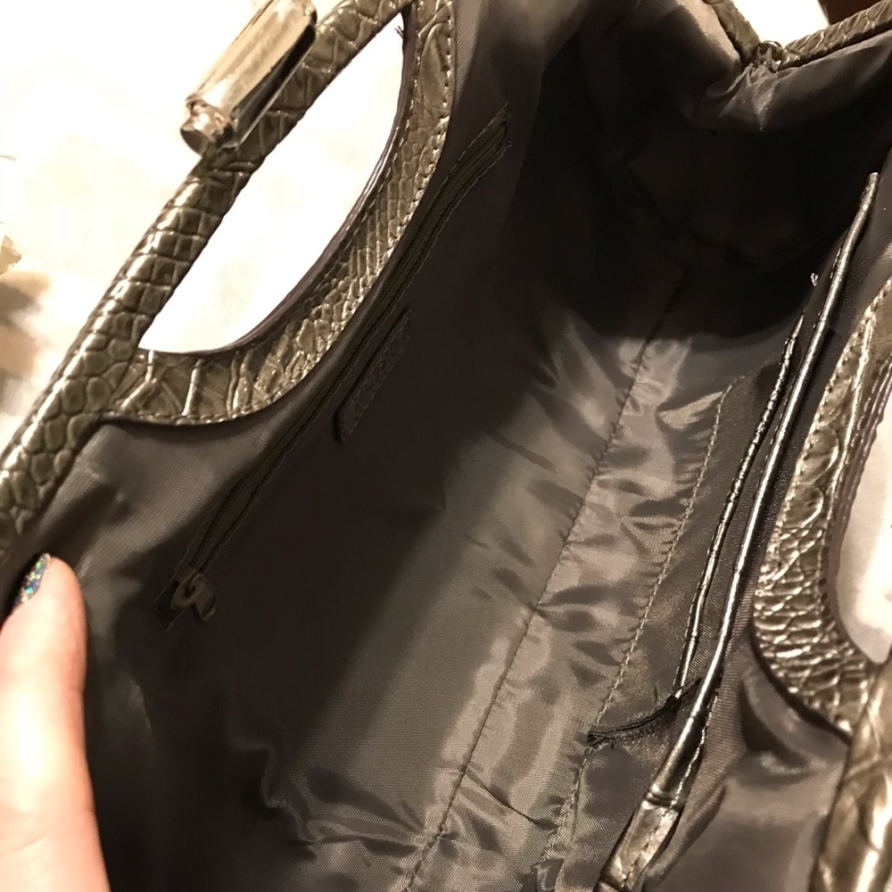 Nicole Miller metallic East-West bag - Picture 4 of 5
